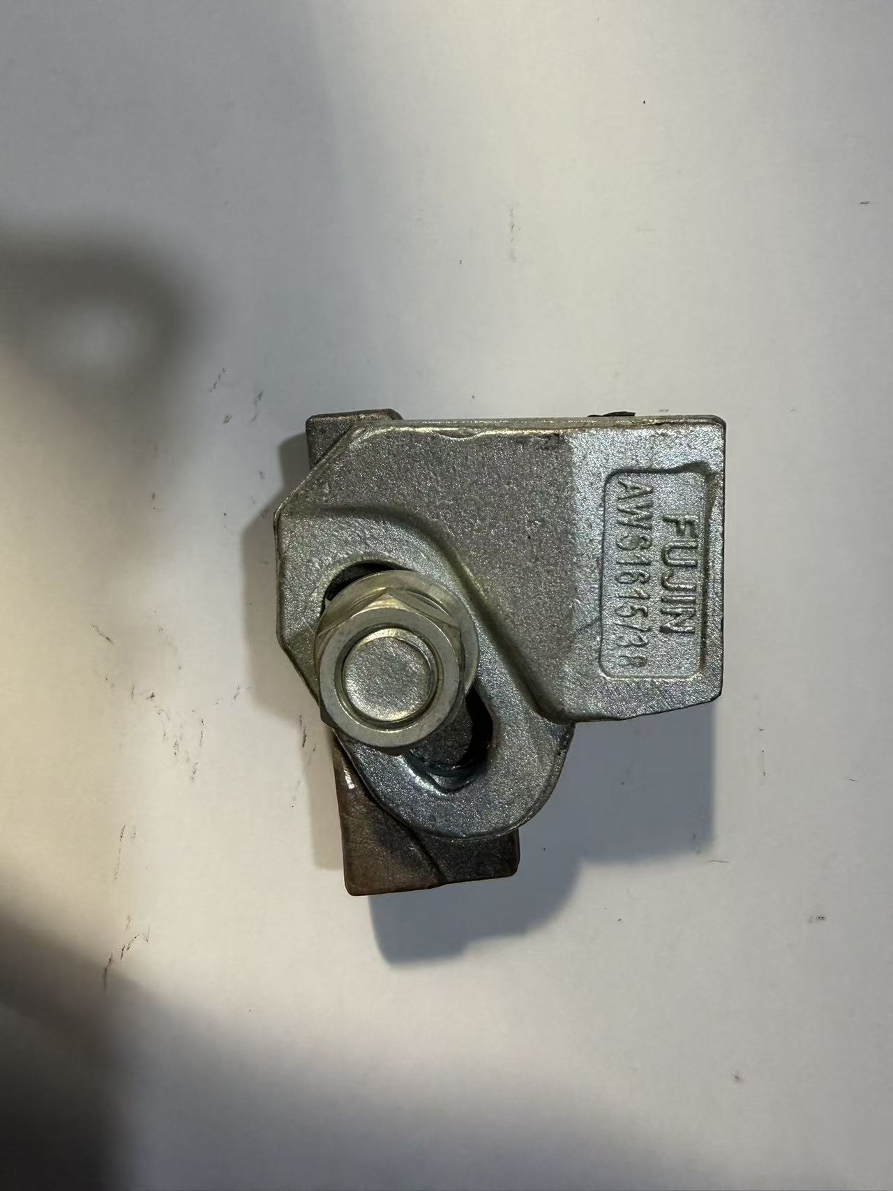 AWS 1615/20 Adjustable rail fastening assembly